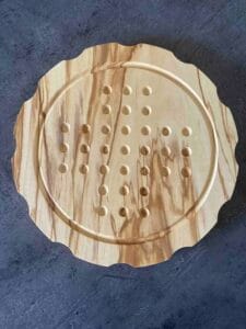 jeu du solitaire en olivier création Woody Woods Design entreprise individuelle française de création de jeux en bois (Gard) jeu en vente sur le site : www.woody-woods-design.fr