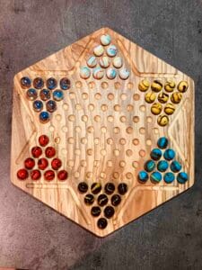 jeu des Dames Chinoises en olivier création Woody Woods Design entreprise individuelle française de création de jeux en bois (Gard) jeu en vente sur le site : www.woody-woods-design.fr