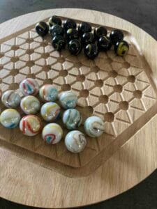 jeu de l'Abalone en chêne création Woody Woods Design entreprise individuelle française de création de jeux en bois (Gard) jeu en vente sur le site : www.woody-woods-design.fr